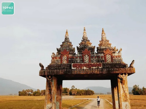 Chùa Koh Kas là một trong những ngôi chùa quan trọng của cộng đồng người Khmer