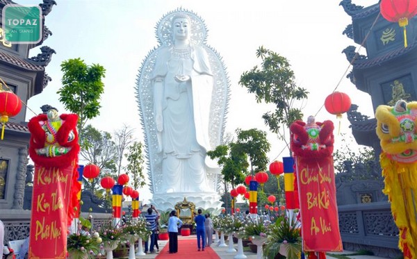 Tượng Phật song diện khổng lồ