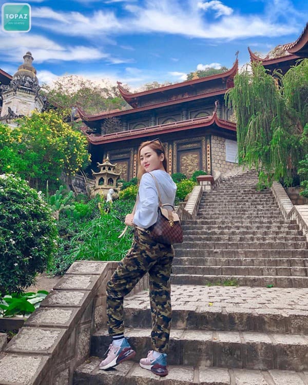 Tuyệt cảnh chùa Hang Châu Đốc