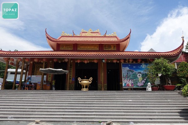 Chùa Phật nằm ở An Giang tọa lạc giữa dãy Thất Sơn hùng vĩ