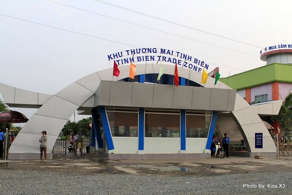 Khu thương mại kinh tế sầm uất ở cửa khẩu Tịnh Biên An Giang