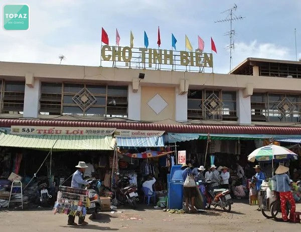 Chợ Tịnh Biên là trung tâm thương mại sầm uất