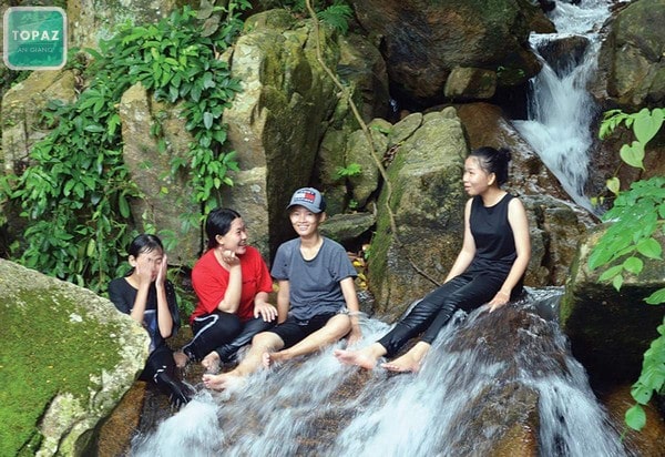 Suối Thanh Long – suối ở An Giang có vẻ đẹp hoang sơ