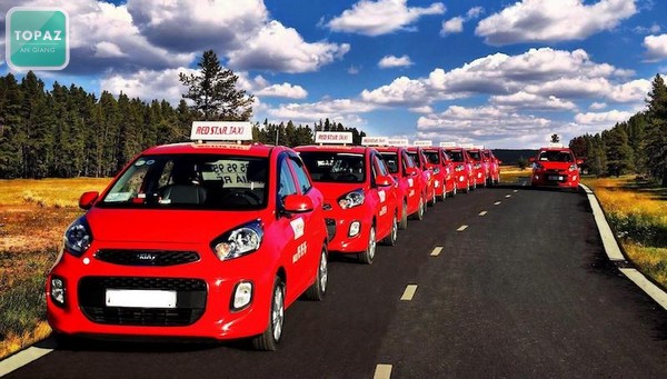Taxi Sao Đỏ Châu Đốc gây ấn tượng với những chiếc xe sơn đỏ nổi bật